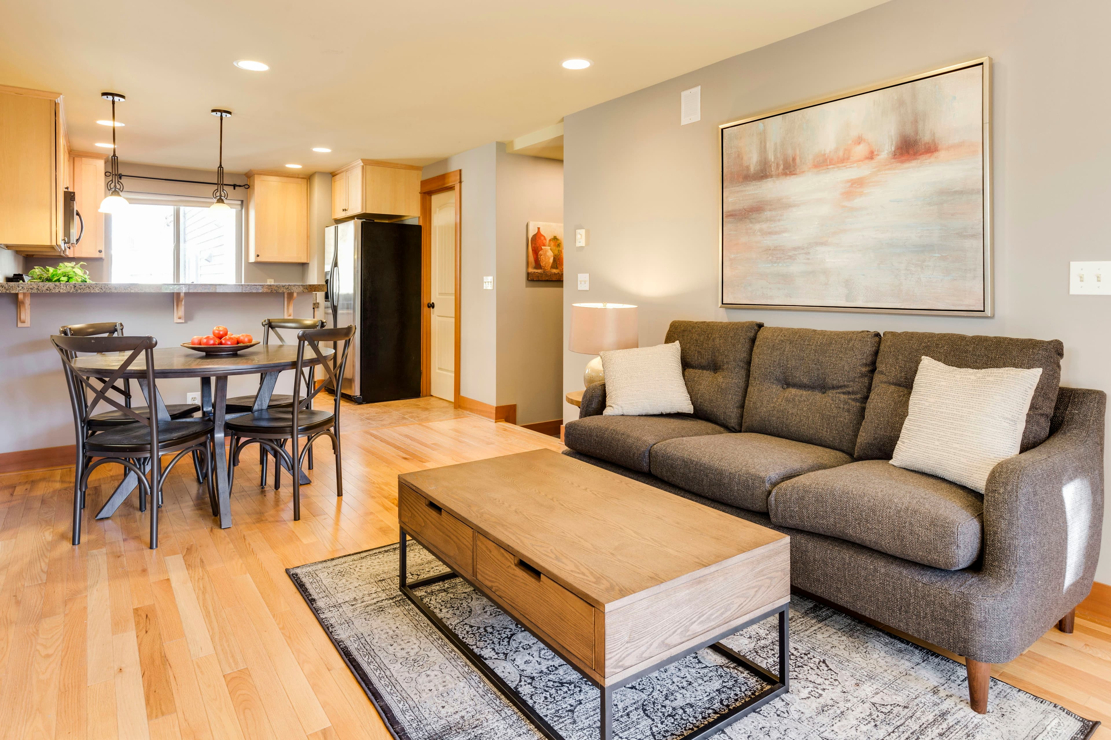 Industrial Style City Loft photo 3