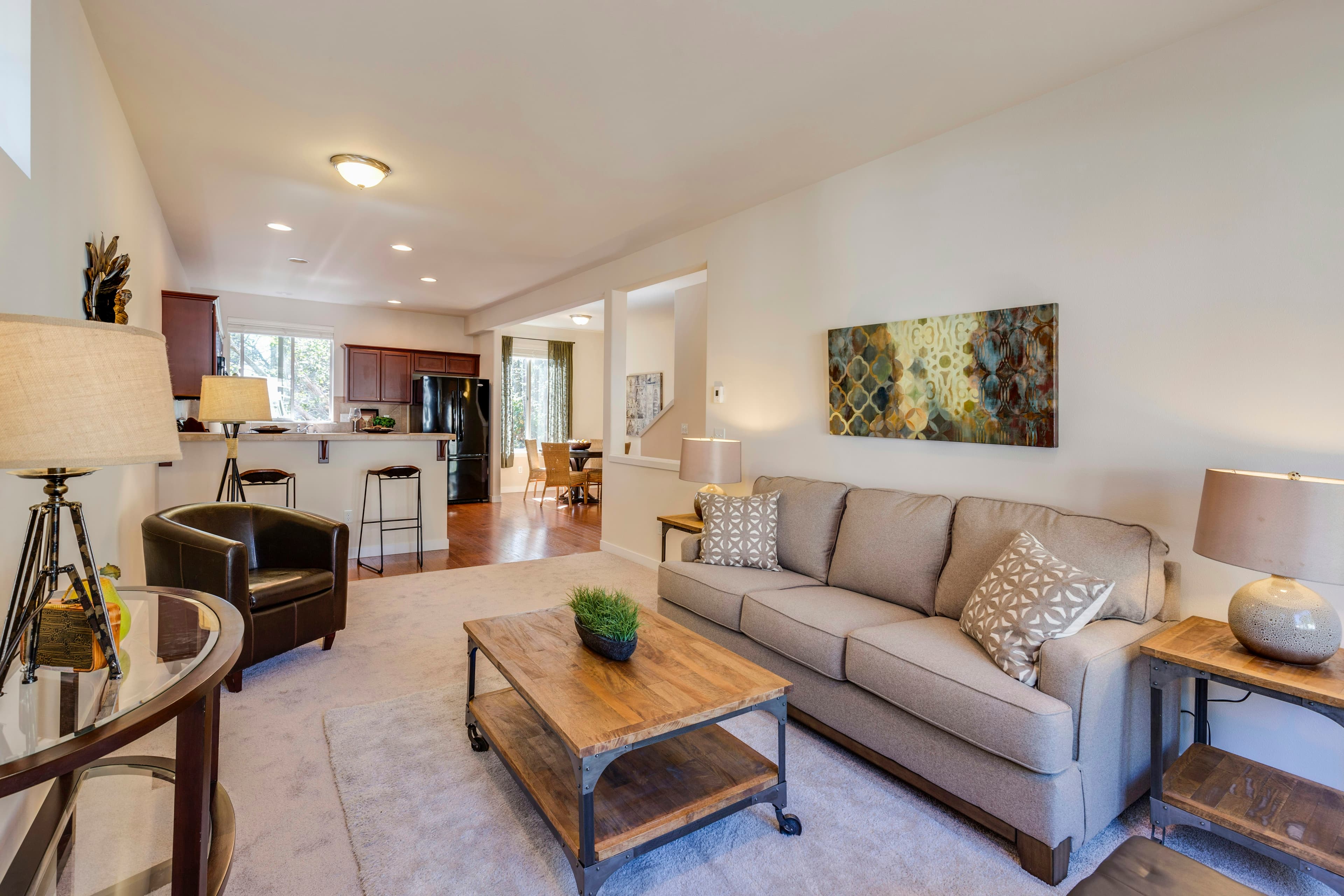 Parkside Starter Apartment photo 2